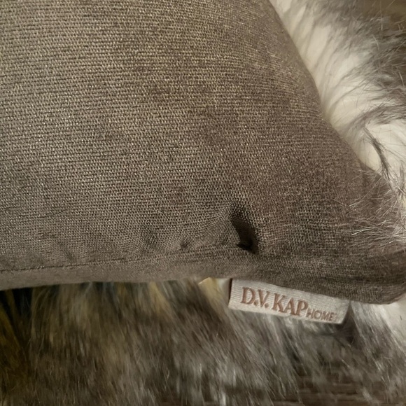 Luxurious Faux Fur Pillow D.V KAP home retails 200$ - Picture 2 of 5
